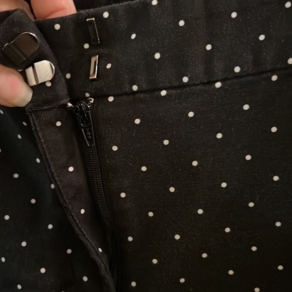 Liz Claiborne Capri Pants - Picture 5 of 11